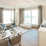 Skyscraper Seaview Apartment